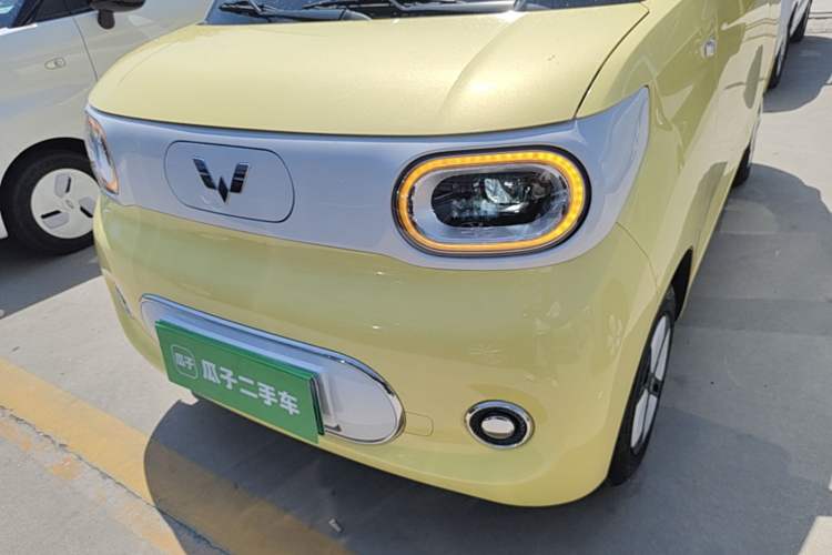 Used Wuling Hongguang MINIEV 2024 3rd Generation 215km Advanced Version Left Front Headlight