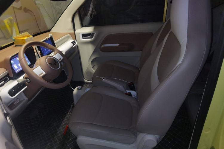 Used Wuling Hongguang MINIEV 2024 3rd Generation 215km Advanced Version Left Front Seat