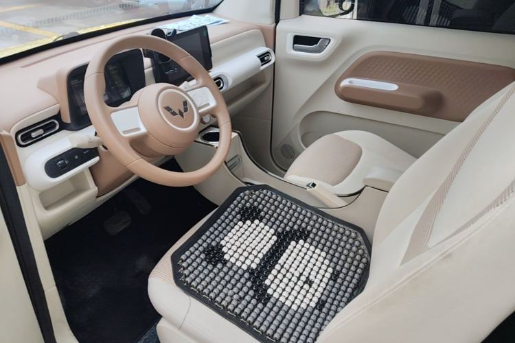 Used Wuling Hongguang MINIEV 2024 3rd Generation 215km Advanced Version Left Front Seat