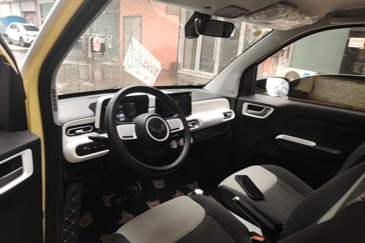 Used Wuling Hongguang MINIEV 2024 3rd Generation 215km Advanced Version Left Front Seat