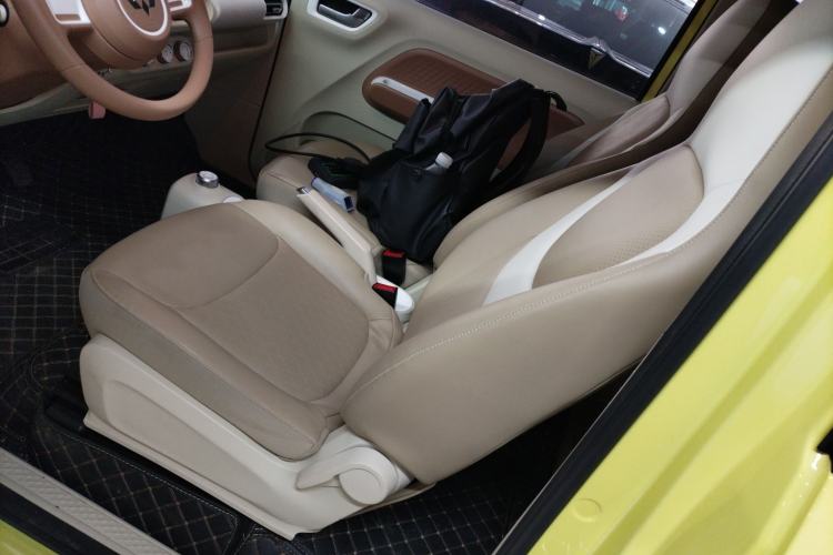 Used Wuling Hongguang MINIEV 2024 3rd Generation 215km Advanced Version Left Front Seat
