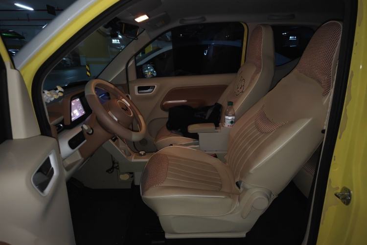 Used Wuling Hongguang MINIEV 2024 3rd Generation 215km Advanced Version Left Front Seat