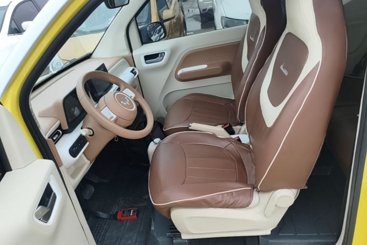 Used Wuling Hongguang MINIEV 2024 3rd Generation 215km Advanced Version Left Front Seat