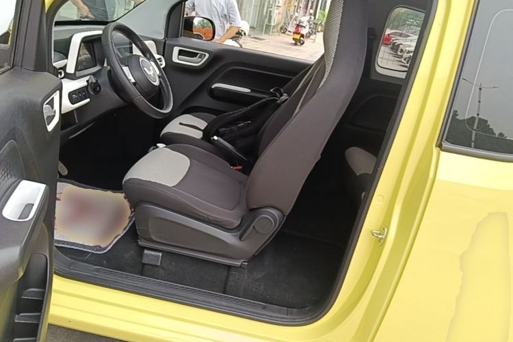 Used Wuling Hongguang MINIEV 2024 3rd Generation 215km Advanced Version Left Front Seat