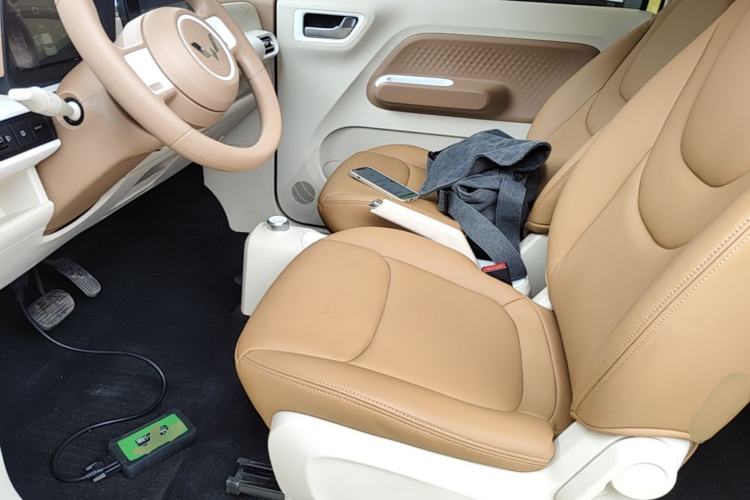 Used Wuling Hongguang MINIEV 2024 3rd Generation 215km Advanced Version Left Front Seat