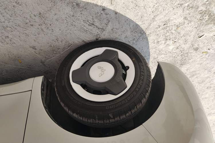 Used Wuling Hongguang MINIEV 2024 3rd Generation 215km Youth Edition Left Front Wheel Hub