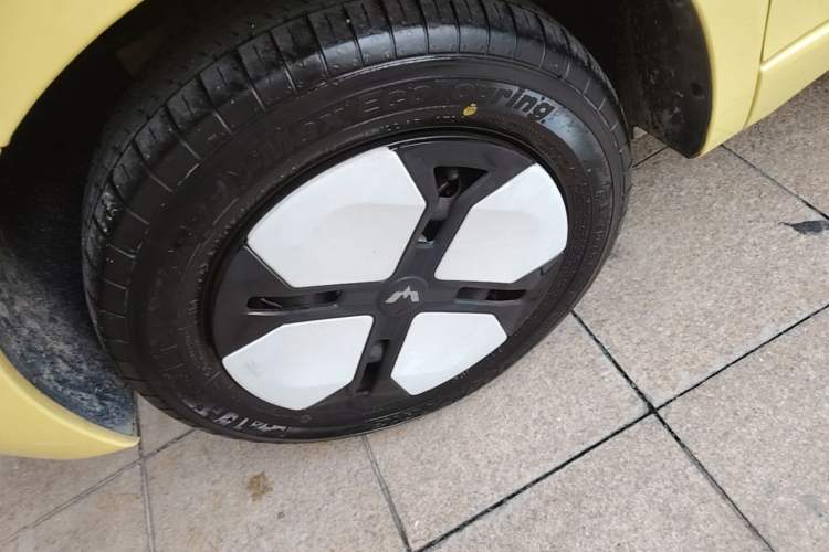 Used Wuling Hongguang MINIEV 2024 3rd Generation 215km Youth Edition Left Front Wheel Hub