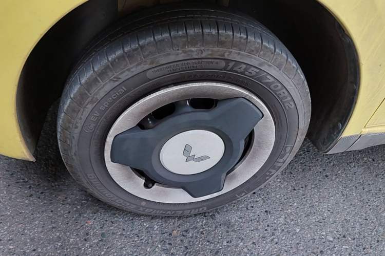 Used Wuling Hongguang MINIEV 2024 3rd Generation 215km Youth Edition Left Front Wheel Hub