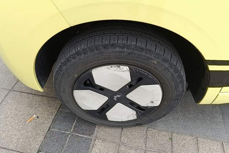 Used Wuling Hongguang MINIEV 2024 3rd Generation 215km Advanced Version Left Front Wheel Hub