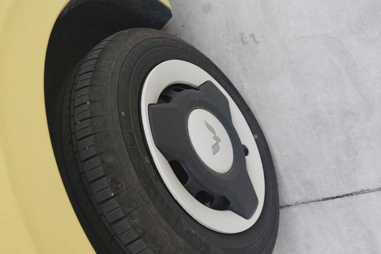 Used Wuling Hongguang MINIEV 2024 3rd Generation 215km Youth Edition Left Front Wheel Hub