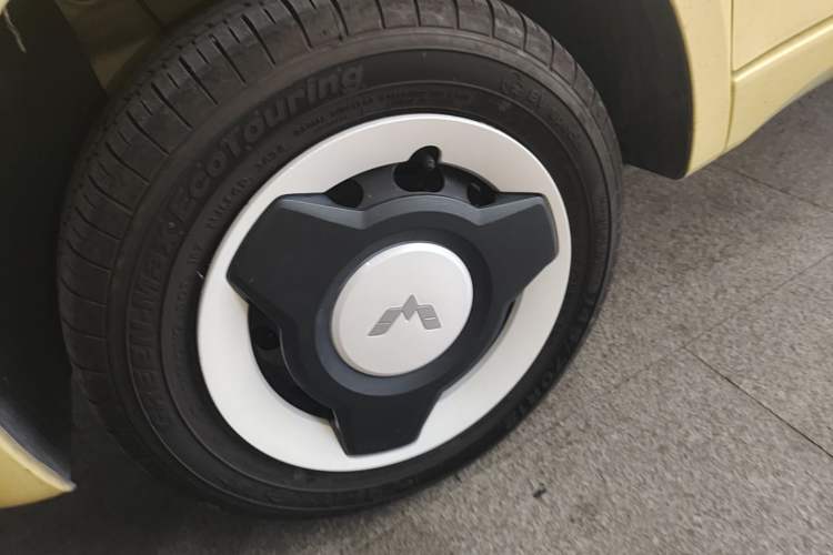 Used Wuling Hongguang MINIEV 2024 3rd Generation 215km Youth Edition Left Front Wheel Hub