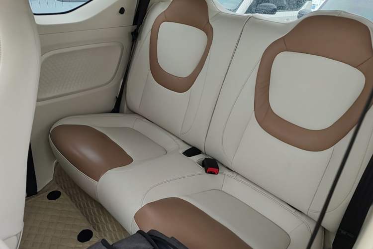 Used Wuling Hongguang MINIEV 2024 3rd Generation 215km Advanced Version Left Rear Seat