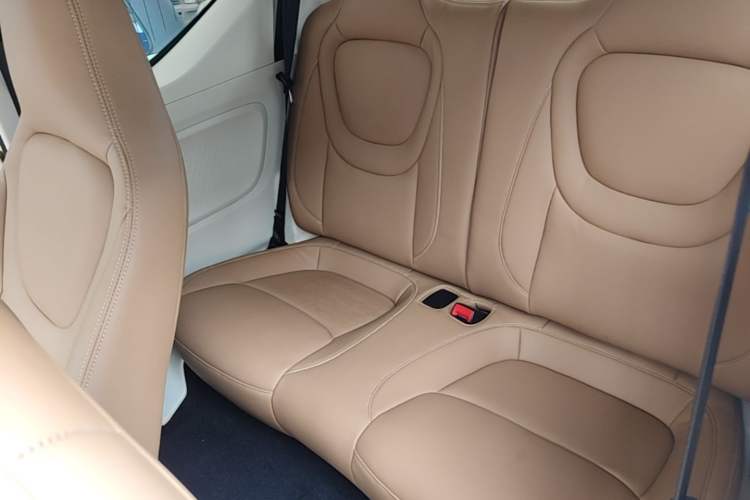 Used Wuling Hongguang MINIEV 2024 3rd Generation 215km Advanced Version Left Rear Seat