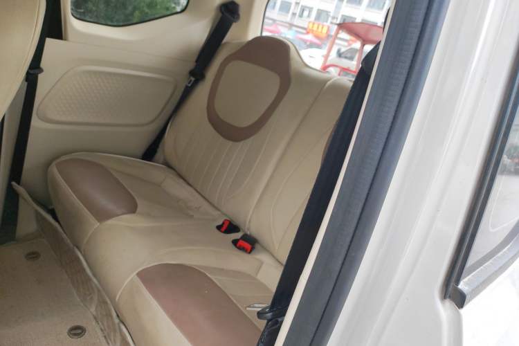Used Wuling Hongguang MINIEV 2024 3rd Generation 215km Advanced Version Left Rear Seat