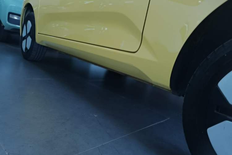 Used Wuling Hongguang MINIEV 2024 3rd Generation 215km Advanced Version Left Side Sill