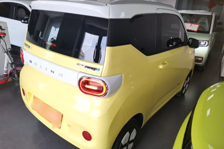 Used Wuling Hongguang MINIEV 2024 3rd Generation 215km Advanced Version Rear Right 45 Deg