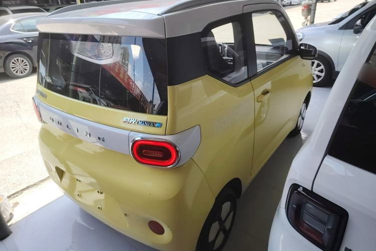 Used Wuling Hongguang MINIEV 2024 3rd Generation 215km Advanced Version Rear Right 45 Deg