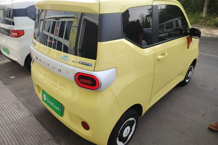 Used Wuling Hongguang MINIEV 2024 3rd Generation 215km Youth Edition Rear Right 45 Deg
