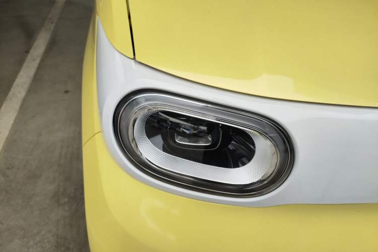 Used Wuling Hongguang MINIEV 2024 3rd Generation 215km Advanced Version Right Front Headlight