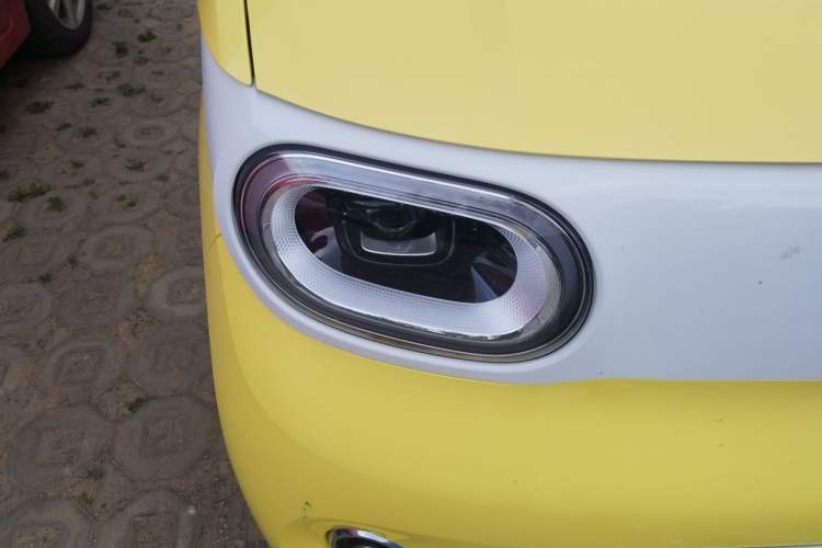 Used Wuling Hongguang MINIEV 2024 3rd Generation 215km Advanced Version Right Front Headlight