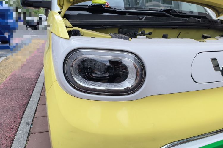 Used Wuling Hongguang MINIEV 2024 3rd Generation 215km Advanced Version Right Front Headlight