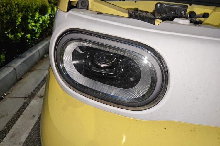 Used Wuling Hongguang MINIEV 2024 3rd Generation 215km Youth Edition Right Front Headlight