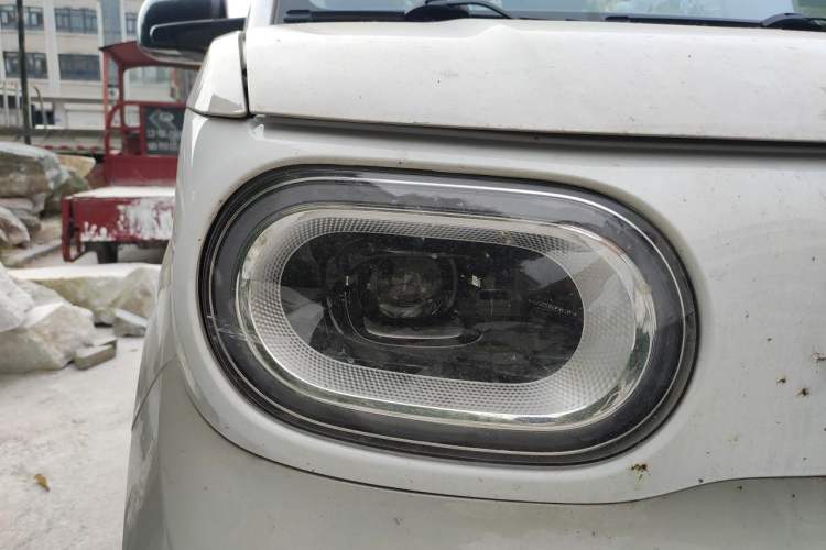 Used Wuling Hongguang MINIEV 2024 3rd Generation 215km Advanced Version Right Front Headlight