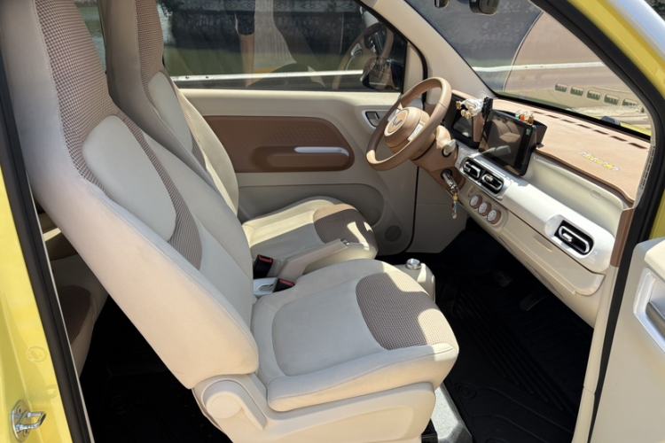 Used Wuling Hongguang MINIEV 2024 3rd Generation 215km Advanced Version Right Front Seat