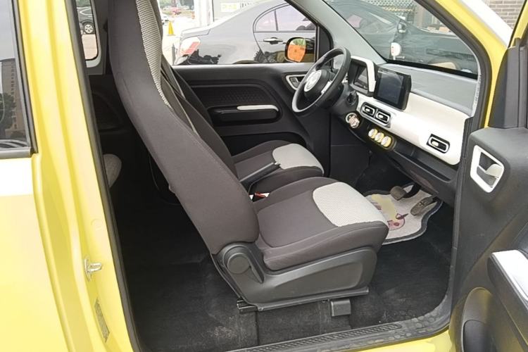 Used Wuling Hongguang MINIEV 2024 3rd Generation 215km Advanced Version Right Front Seat