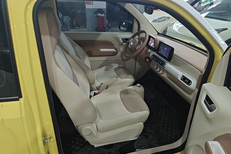 Used Wuling Hongguang MINIEV 2024 3rd Generation 215km Advanced Version Right Front Seat