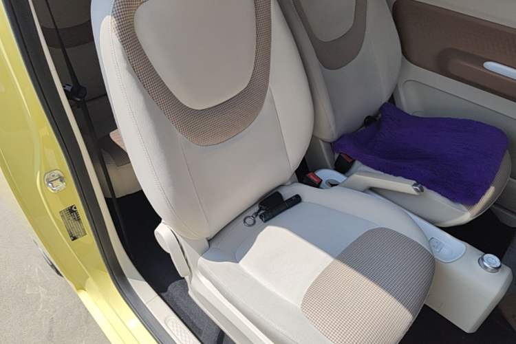 Used Wuling Hongguang MINIEV 2024 3rd Generation 215km Advanced Version Right Front Seat
