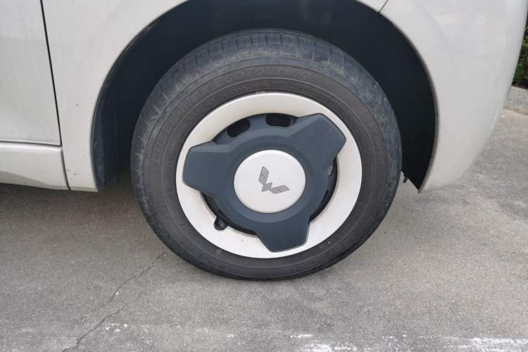 Used Wuling Hongguang MINIEV 2024 3rd Generation 215km Youth Edition Right Front Wheel Hub
