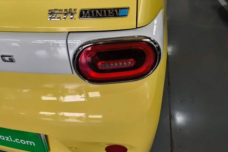 Used Wuling Hongguang MINIEV 2024 3rd Generation 215km Advanced Version Right Rear Taillight