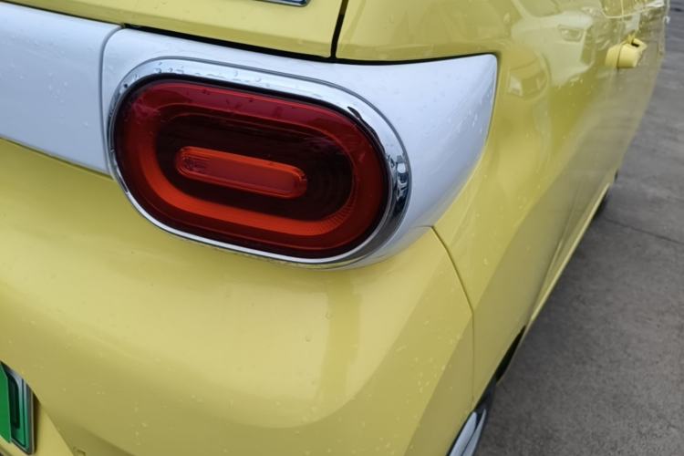 Used Wuling Hongguang MINIEV 2024 3rd Generation 215km Advanced Version Right Rear Taillight