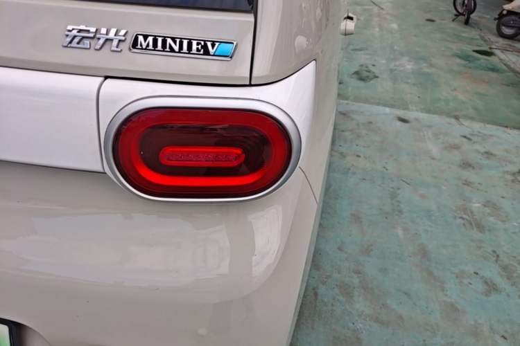 Used Wuling Hongguang MINIEV 2024 3rd Generation 215km Youth Edition Right Rear Taillight