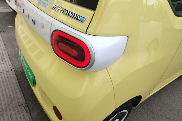 Used Wuling Hongguang MINIEV 2024 3rd Generation 215km Youth Edition Right Rear Taillight