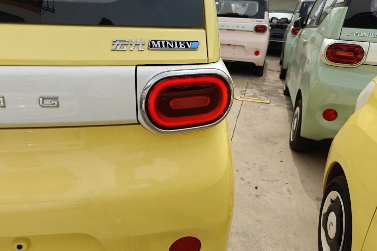 Used Wuling Hongguang MINIEV 2024 3rd Generation 170 km Right Rear Taillight