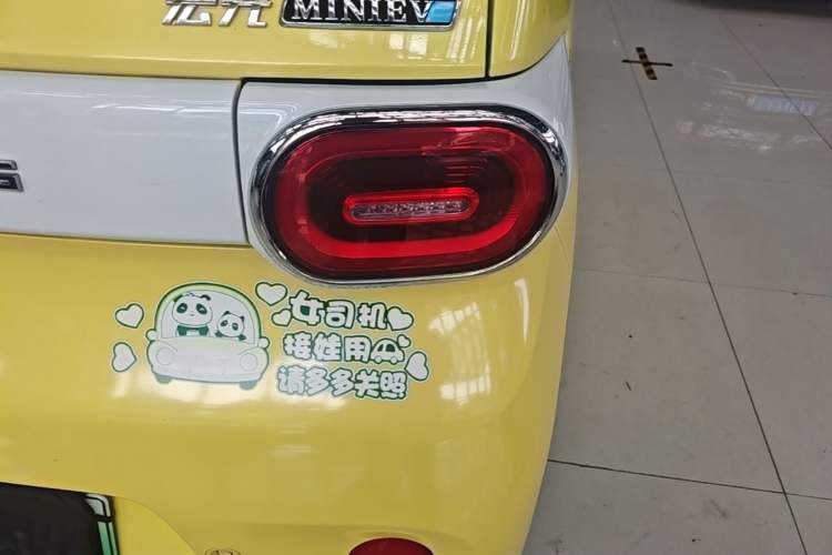 Used Wuling Hongguang MINIEV 2024 3rd Generation 215km Advanced Version Right Rear Taillight