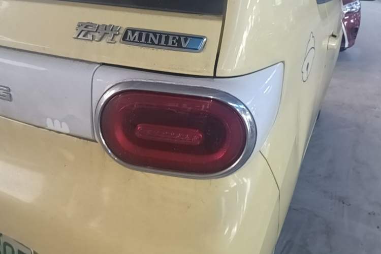 Used Wuling Hongguang MINIEV 2024 3rd Generation 215km Advanced Version Right Rear Taillight