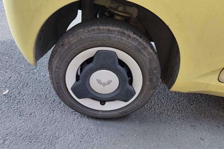 Used Wuling Hongguang MINIEV 2024 3rd Generation 215km Youth Edition Right Rear Wheel Hub