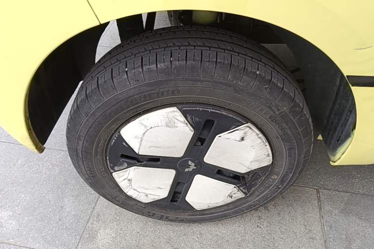 Used Wuling Hongguang MINIEV 2024 3rd Generation 215km Advanced Version Right Rear Wheel Hub