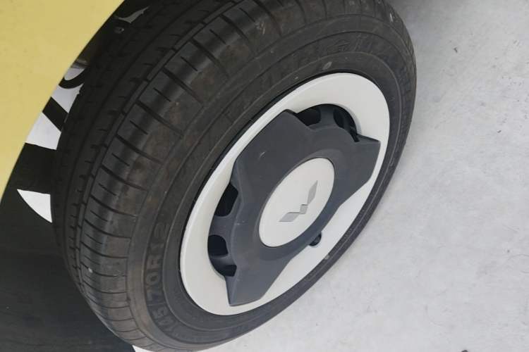 Used Wuling Hongguang MINIEV 2024 3rd Generation 215km Youth Edition Right Rear Wheel Hub