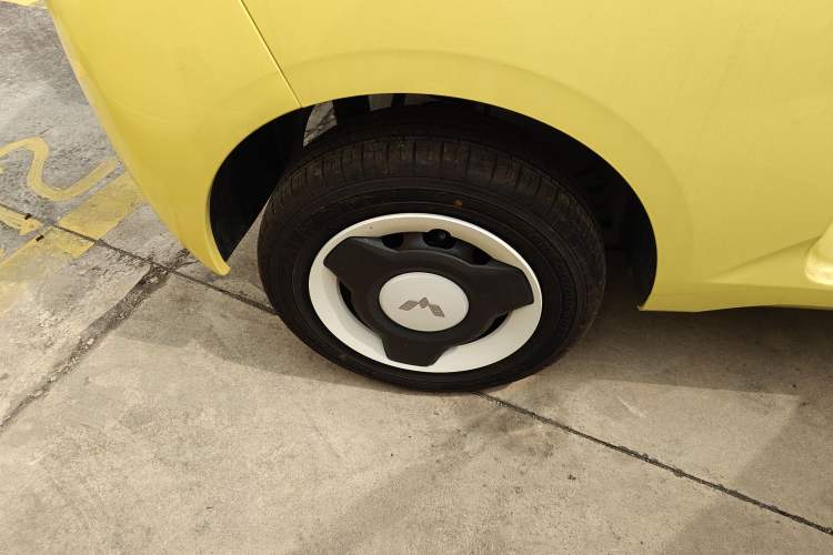 Used Wuling Hongguang MINIEV 2024 3rd Generation 170 km Right Rear Wheel Hub