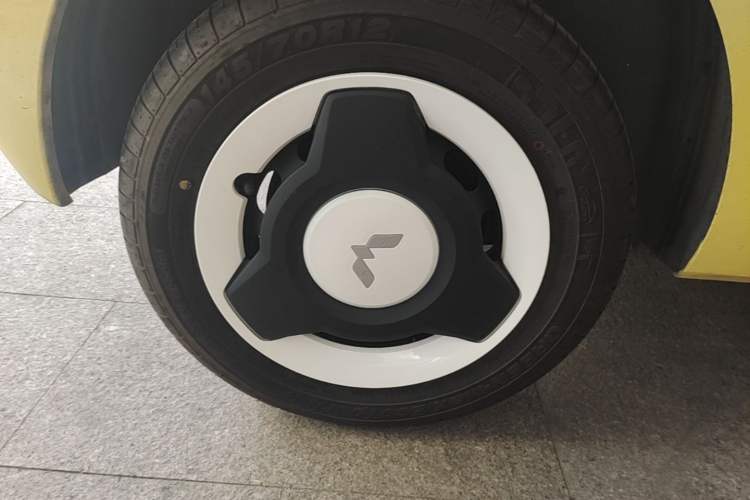 Used Wuling Hongguang MINIEV 2024 3rd Generation 215km Youth Edition Right Rear Wheel Hub