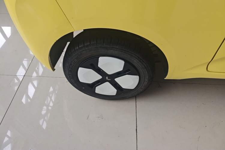 Used Wuling Hongguang MINIEV 2024 3rd Generation 215km Advanced Version Right Rear Wheel Hub