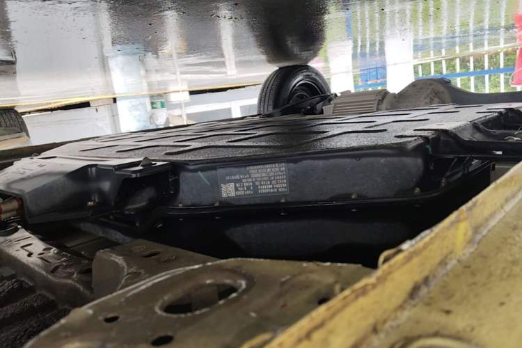 Used Wuling Hongguang MINIEV 2024 3rd Generation 215km Advanced Version Right Side Sill