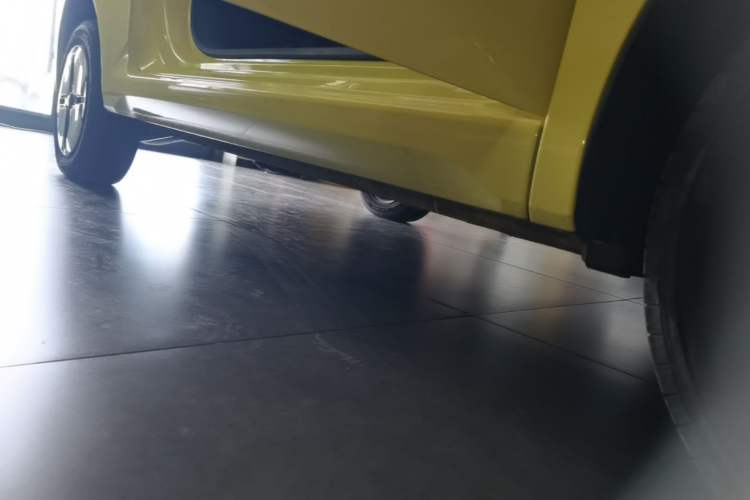 Used Wuling Hongguang MINIEV 2024 3rd Generation 215km Advanced Version Right Side Sill