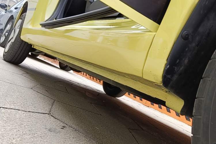 Used Wuling Hongguang MINIEV 2024 3rd Generation 215km Advanced Version Right Side Sill