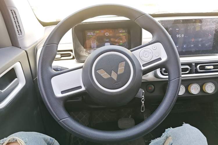 Used Wuling Hongguang MINIEV 2024 3rd Generation 215km Advanced Version Steering Wheel