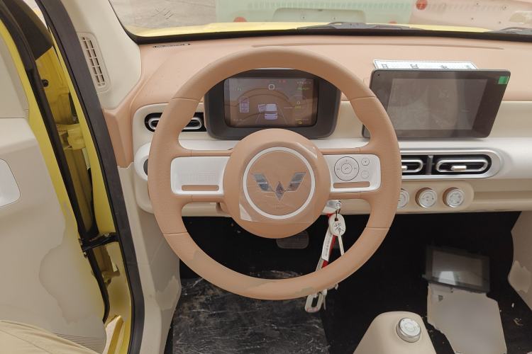 Used Wuling Hongguang MINIEV 2024 3rd Generation 170 km Steering Wheel